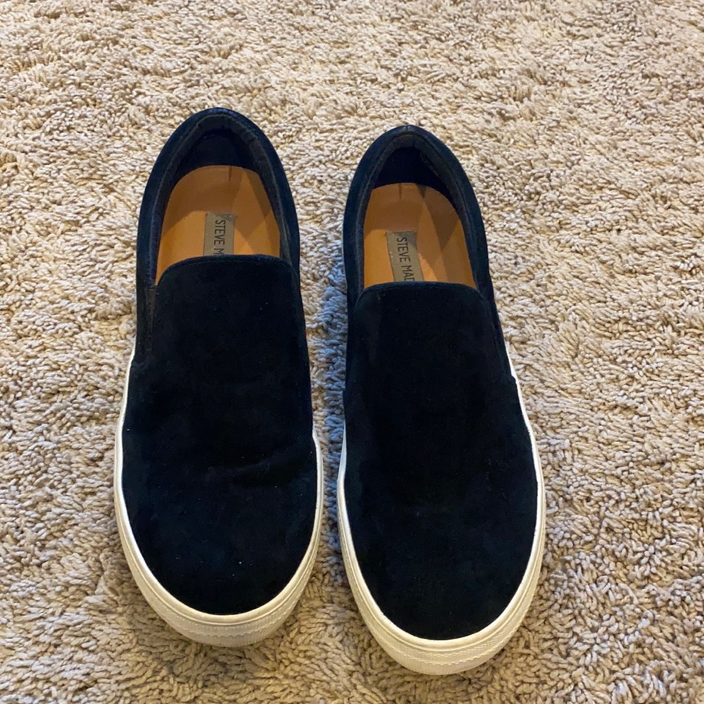 Steve Madden size 9.5 black suede slip on sneaker
